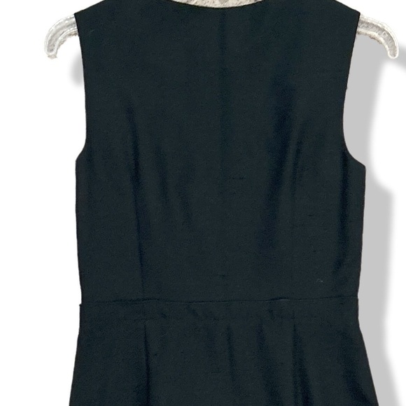 Co-Op Barney's New York Black 100% SILK Sleeveless V-neck Pleated Waist Size: 4 - Picture 8 of 9